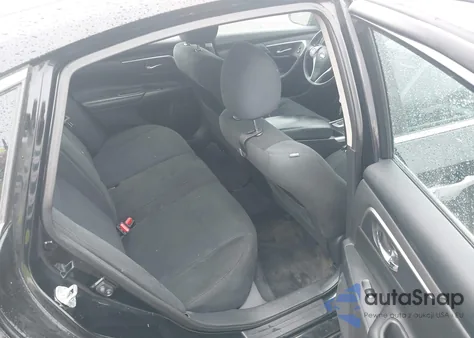 2015 Nissan Altima 2.5 S z USA, uszkodzony, nr VIN 1N4AL3AP2FC472125